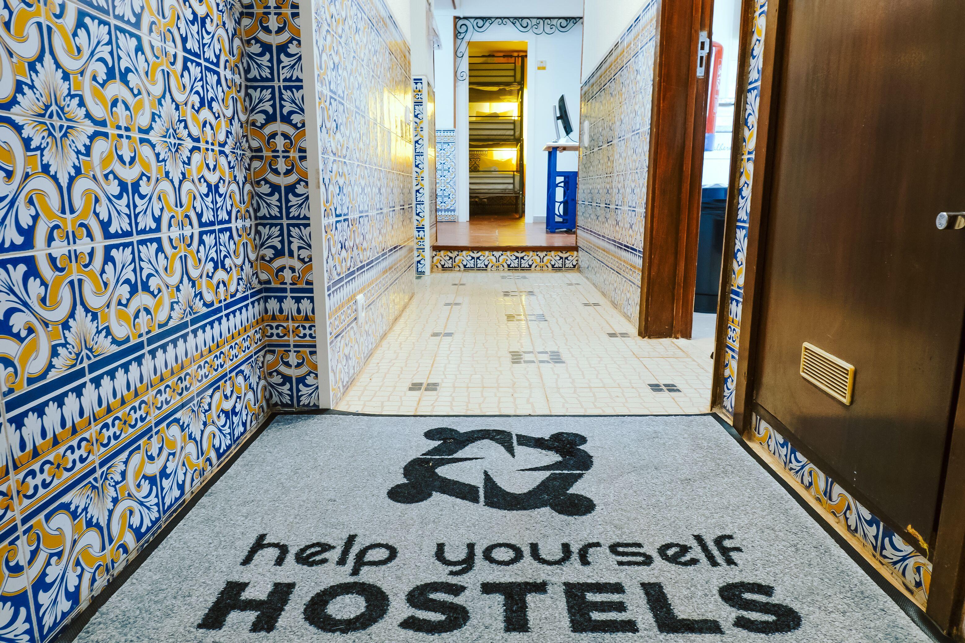 Help Yourself Hostels - Restelo - Lisbon — Photos 2